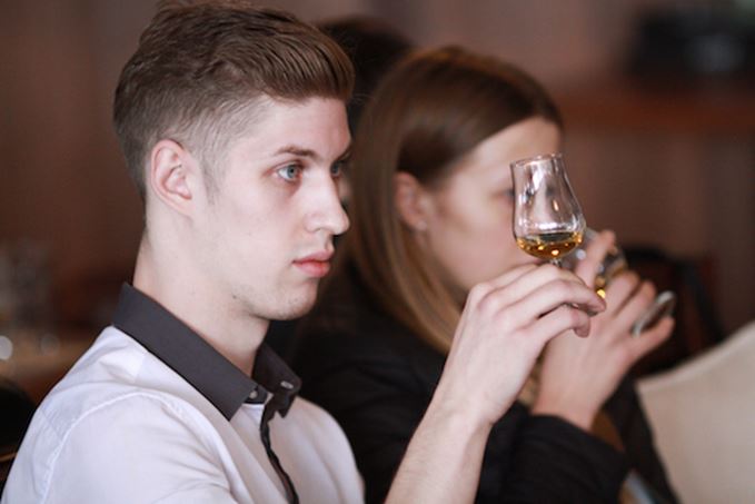 Question of taste: are women better tasters than men? (Photo: Bacardi-Martini Barmen School) Men and women nosing whisky
